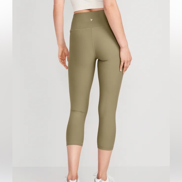 Old Navy Activewear Cropped Yoga Pants - Picture 2 of 5